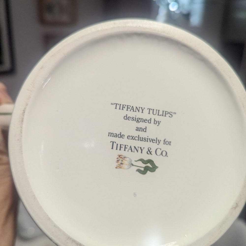 Tiffany Tulips Pattern water pitcher. - Picture 3 of 7